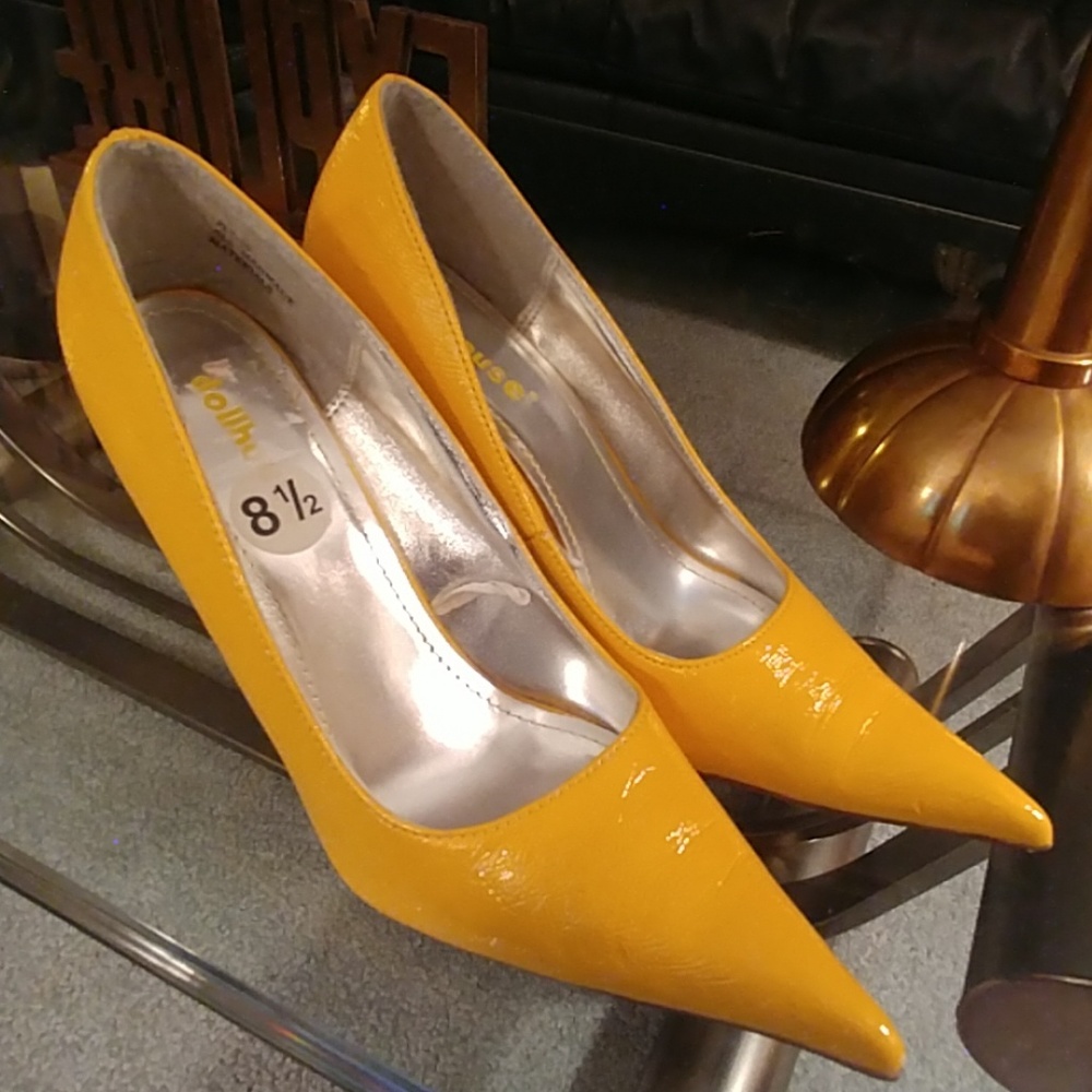 Dollhouse Yellow Patent Pump